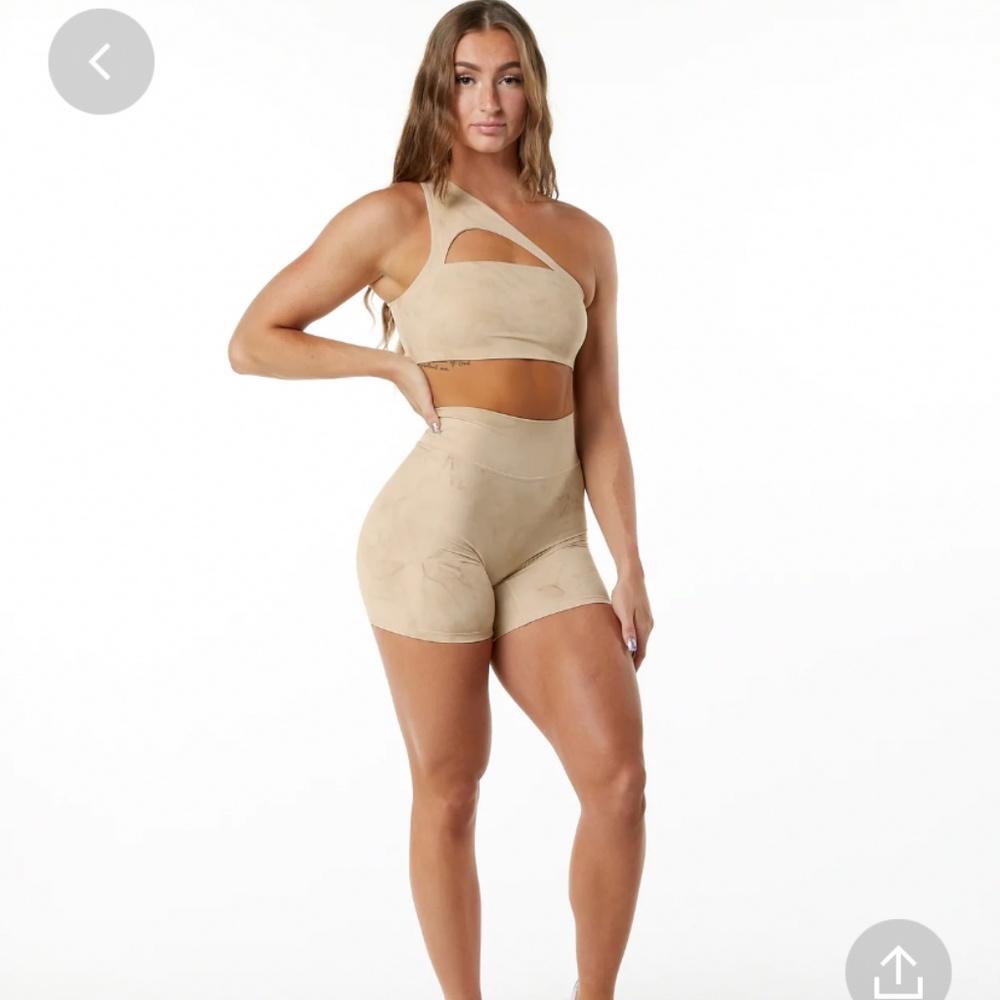 Alphalete alphalux shorts 6”